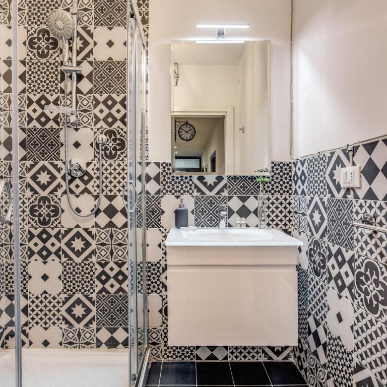 AwesHomeItaly - Vintage Rooms - Triple Room with Private External Bathroom - 10