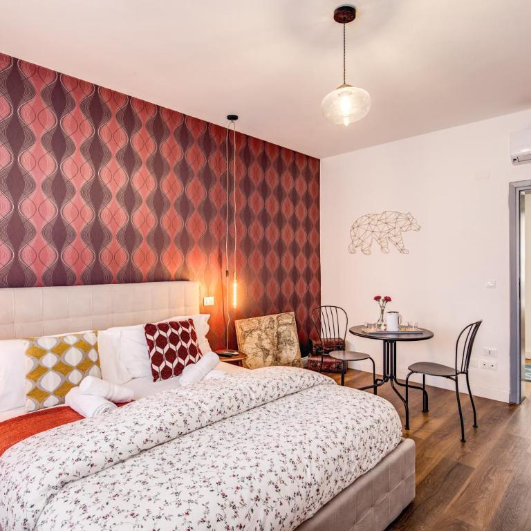 AwesHomeItaly - Vintage Rooms - Triple Room with Private External Bathroom - 7