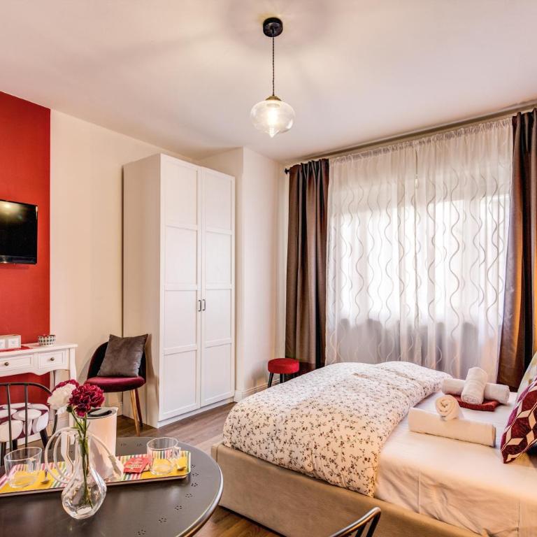 AwesHomeItaly - Vintage Rooms - Triple Room with Private External Bathroom - 5