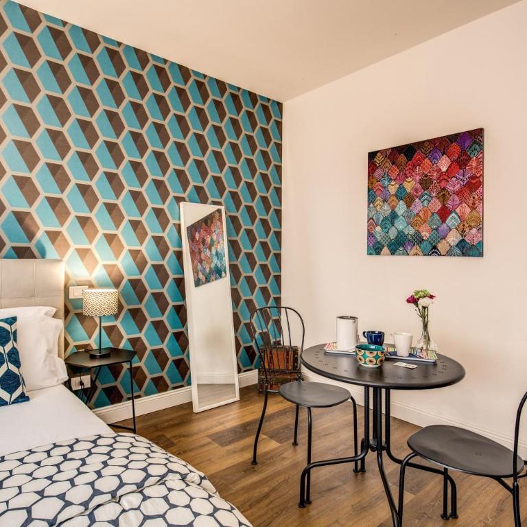 AwesHomeItaly - Vintage Rooms - Triple Room with Private External Bathroom - 11
