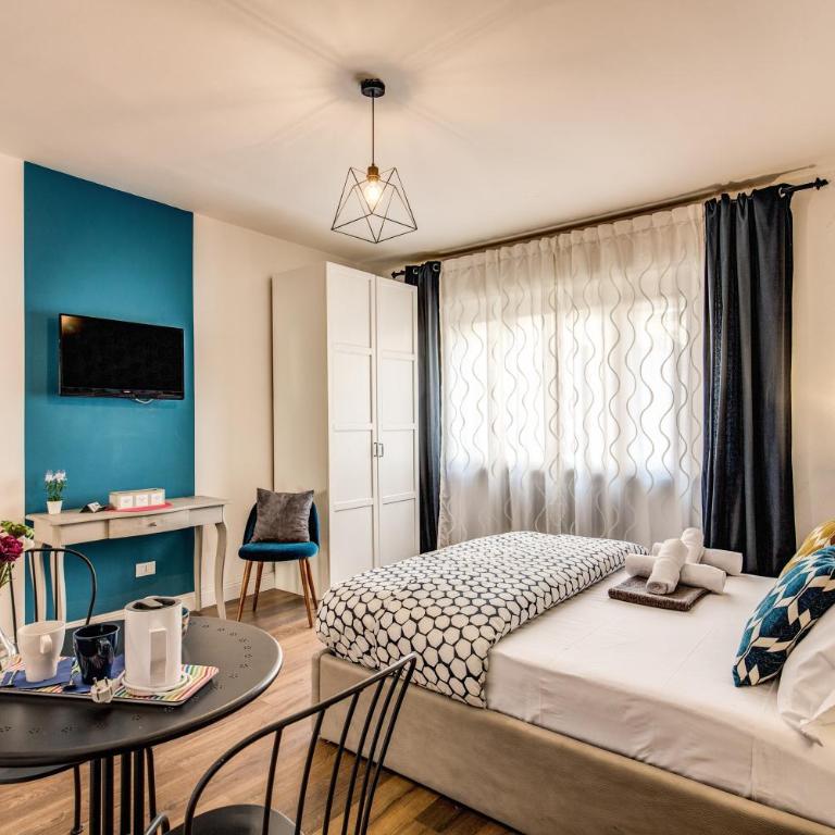 AwesHomeItaly - Vintage Rooms - Triple Room with Private External Bathroom - 7