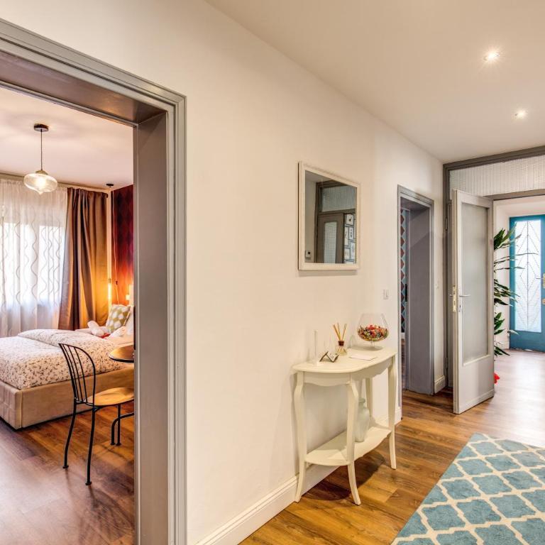 AwesHomeItaly - Vintage Rooms - Triple Room with Private External Bathroom - 3