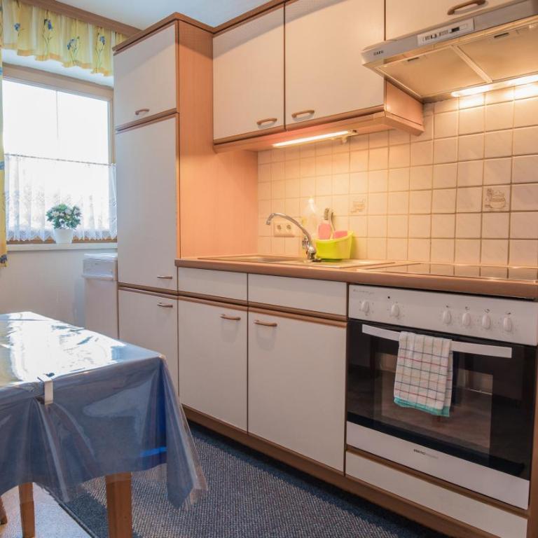 Haus Susanne - Apartment mit 3 Schlafzimmern und Balkon - 14