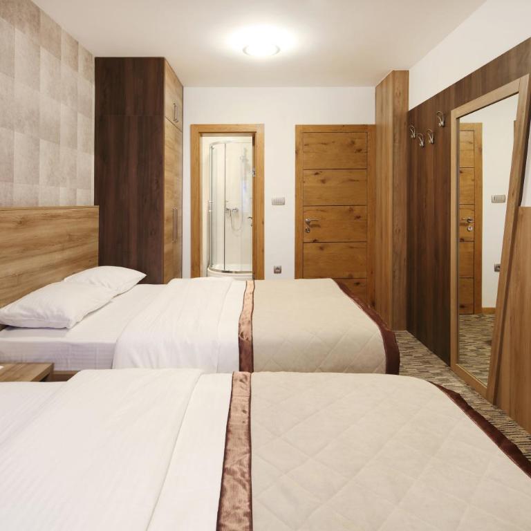 Pansion Winter - Quadruple Room with Private Bathroom - 1