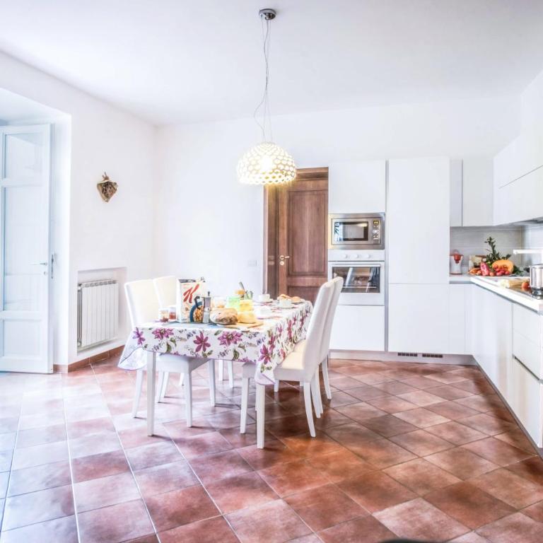 Amore Rentals - Maison Palazzo Correale - Appartamento con Balcone - 30