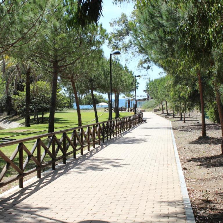 Apartment in El Presidente Beach Side New Golden Mile - Apartamento con vistas a la piscina - 44