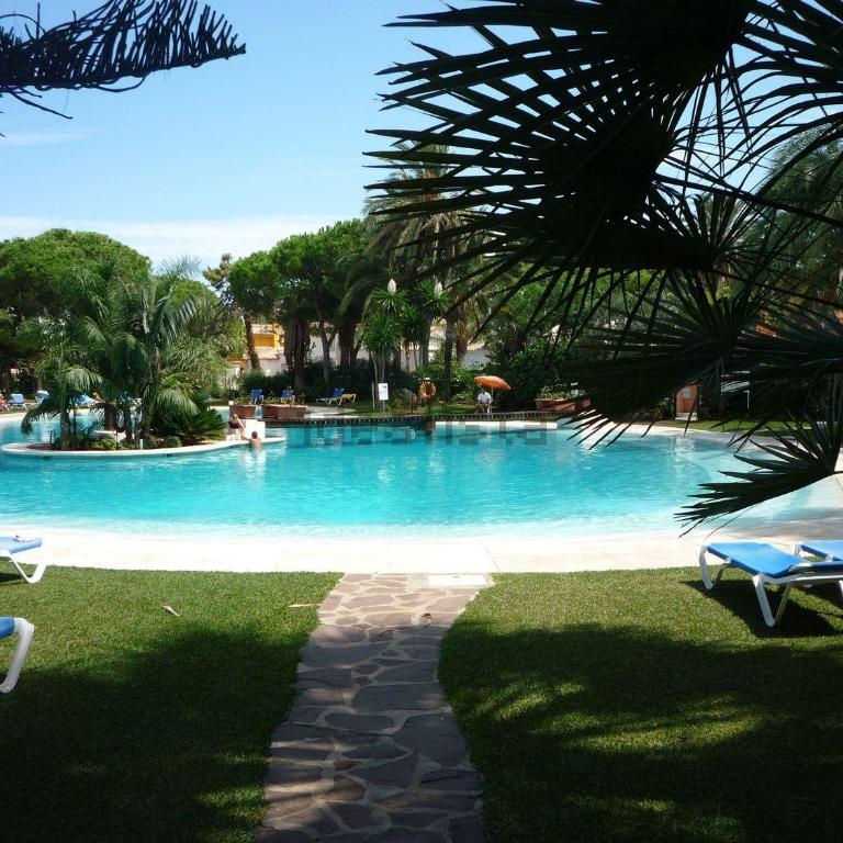 Apartment in El Presidente Beach Side New Golden Mile - Apartamento con vistas a la piscina - 35