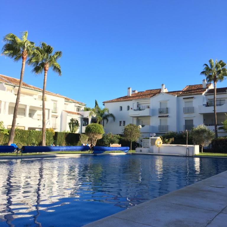 Apartment in El Presidente Beach Side New Golden Mile - Apartamento con vistas a la piscina - 32