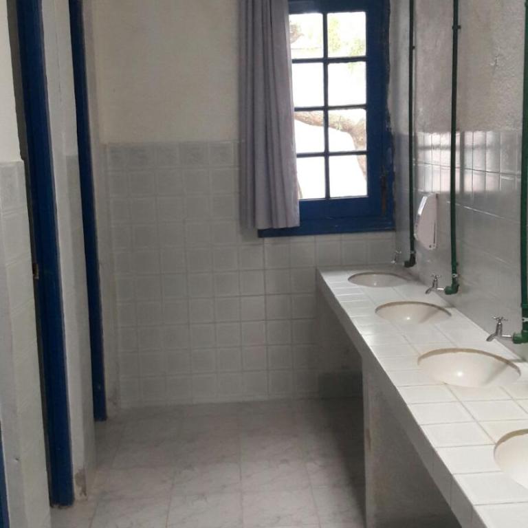 Piriápolis Hostel & suites - Habitación Doble Económica - 2 camas - 11