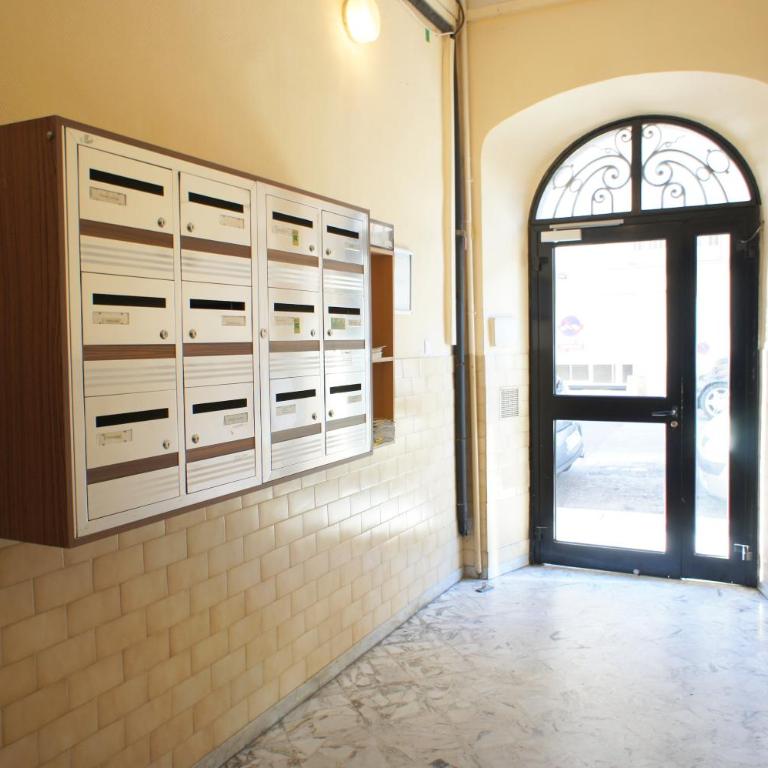 ZePerfectPlace - Vieux Nice Garibaldi 3 chambres - Three-Bedroom Apartment- no lift-3rd floor - 16