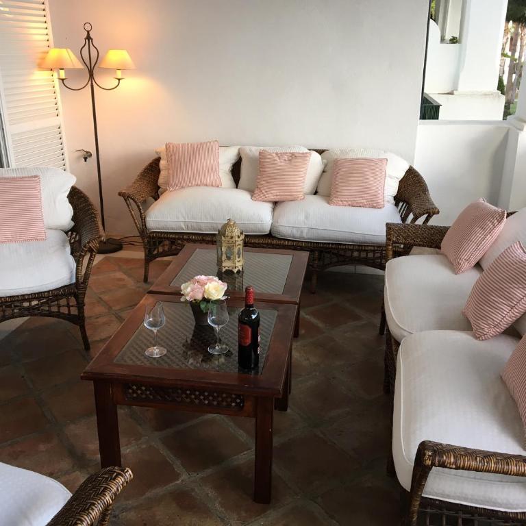 Apartment in El Presidente Beach Side New Golden Mile - Apartamento con vistas a la piscina - 25