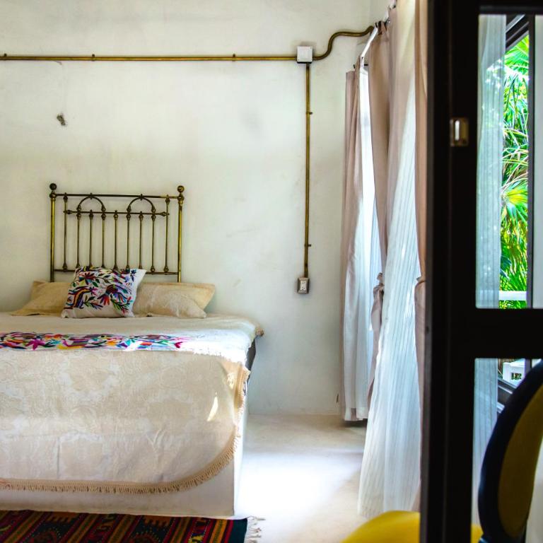 Casa Ambar Hotel & Boutique - Party Side Tulum - Habitación Deluxe con cama extragrande, terraza y vistas a la selva - 12