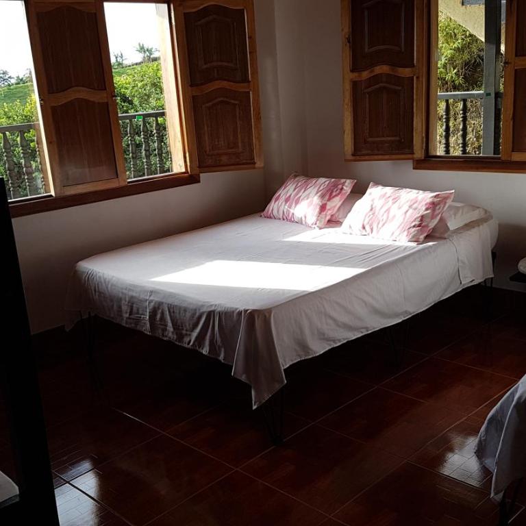 Alojamiento Rural Bellavista - Habitación Familiar con baño privado - 2