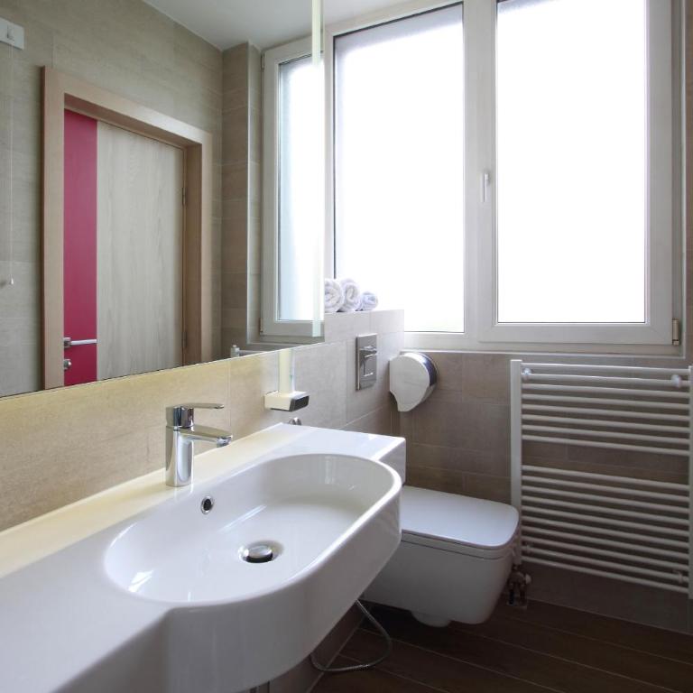 Hotel Cosmopolit - Dvokrevetna Soba sa Bračnim Krevetom - 8