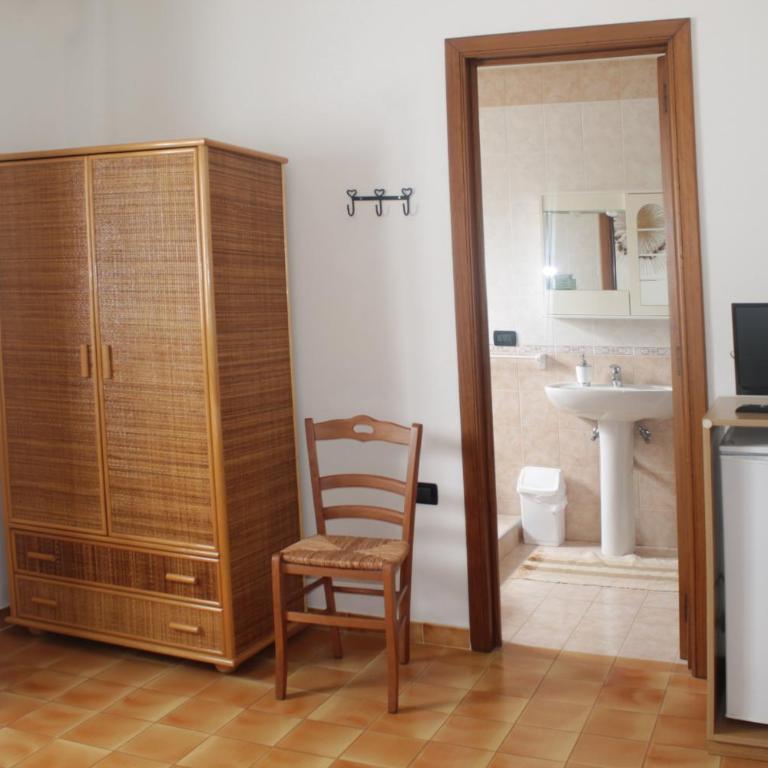 B&B Otranto 100 mt mare - Camera Matrimoniale/Doppia con Letti Singoli con Bagno Privato - 4