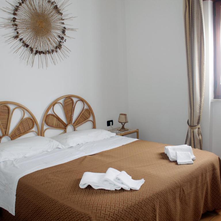 B&B Otranto 100 mt mare - Camera Matrimoniale/Doppia con Letti Singoli con Bagno Privato - 1