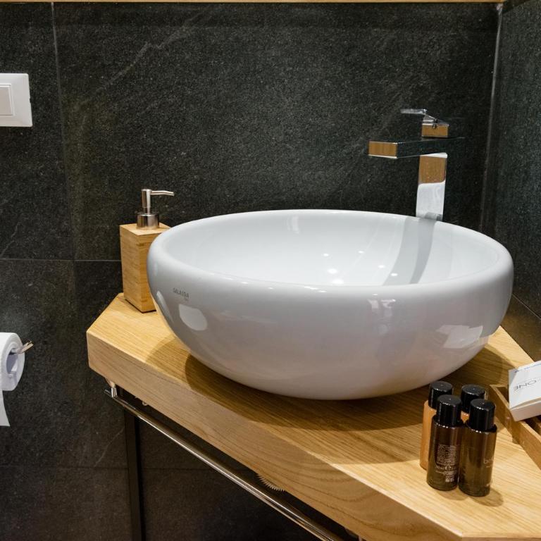 Kalamonjo Suite&Rooms - Deluxe Double or Twin Room with Balcony - 4