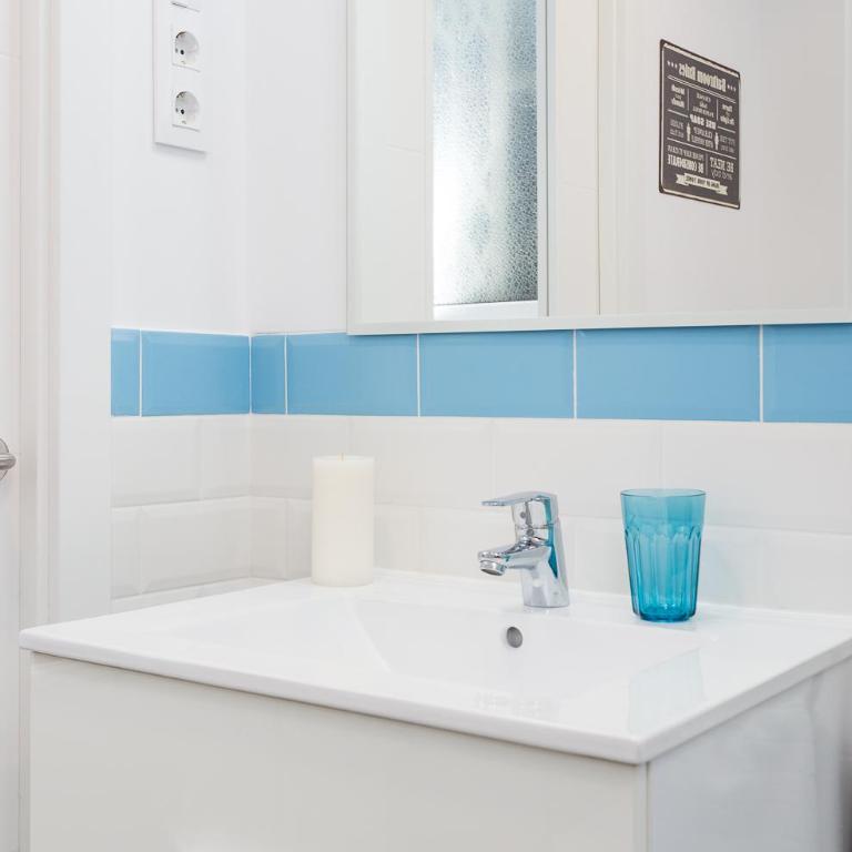 Opening Doors Sagrada Familia II - 4-Bedroom Apartment with Balcony - 16