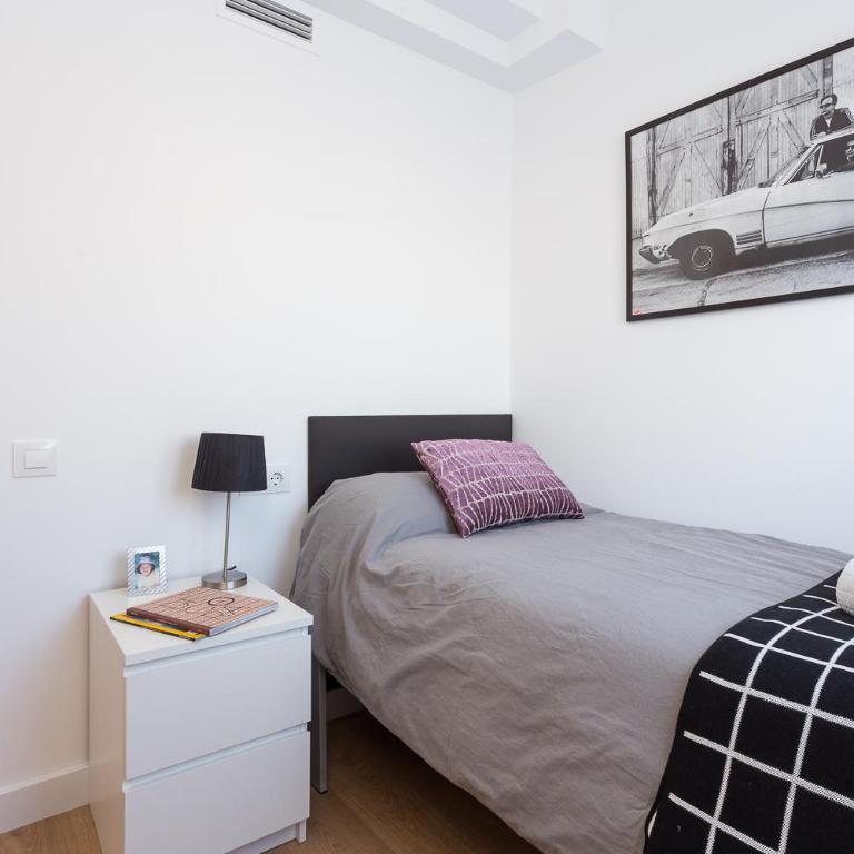 Opening Doors Sagrada Familia II - 4-Bedroom Apartment with Balcony - 23
