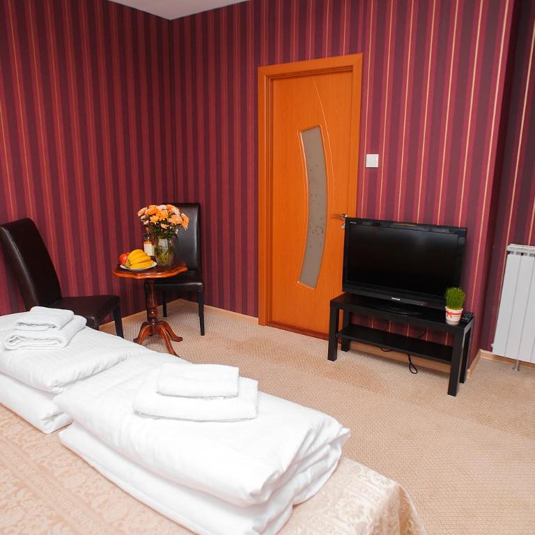 Villa Bulevar - Standardna Dvokrevetna Soba sa Bračnim Krevetom/Zasebnim Krevetima - 5