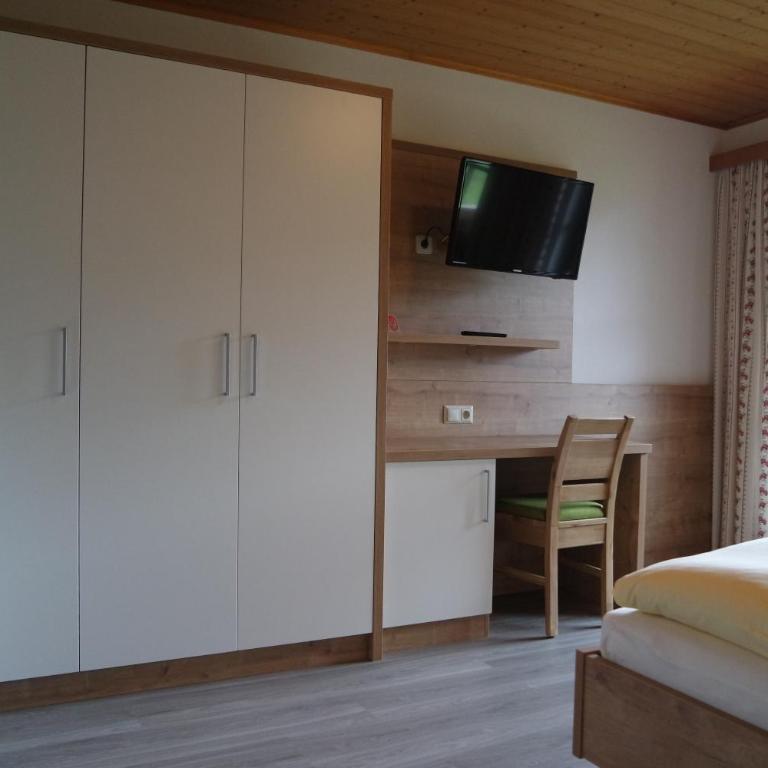 Gästehaus Davidbauer - Doppelzimmer mit Balkon - 9