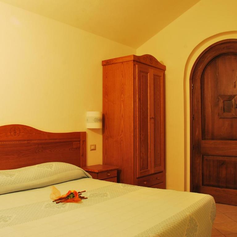 Hotel Turismo Rurale Villa Maria Caterina - Camera Matrimoniale/Doppia con Letti Singoli con Letto Supplementare - 1