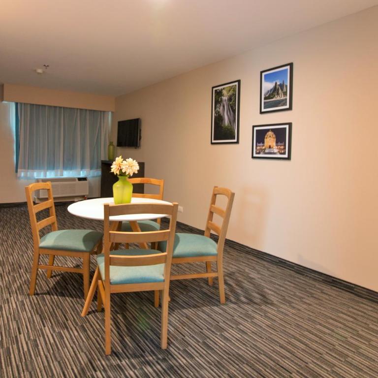 CHN Hotel Monterrey Aeropuerto, Trademark by Wyndham - King Suite - Non-Smoking - 5