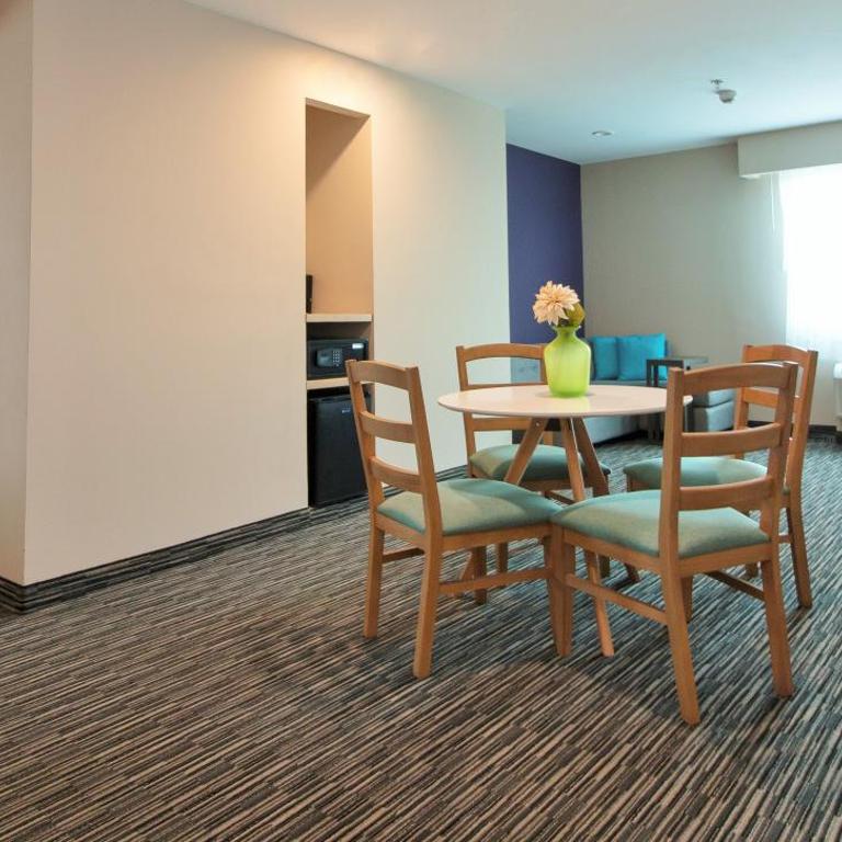 CHN Hotel Monterrey Aeropuerto, Trademark by Wyndham - King Suite - Non-Smoking - 4