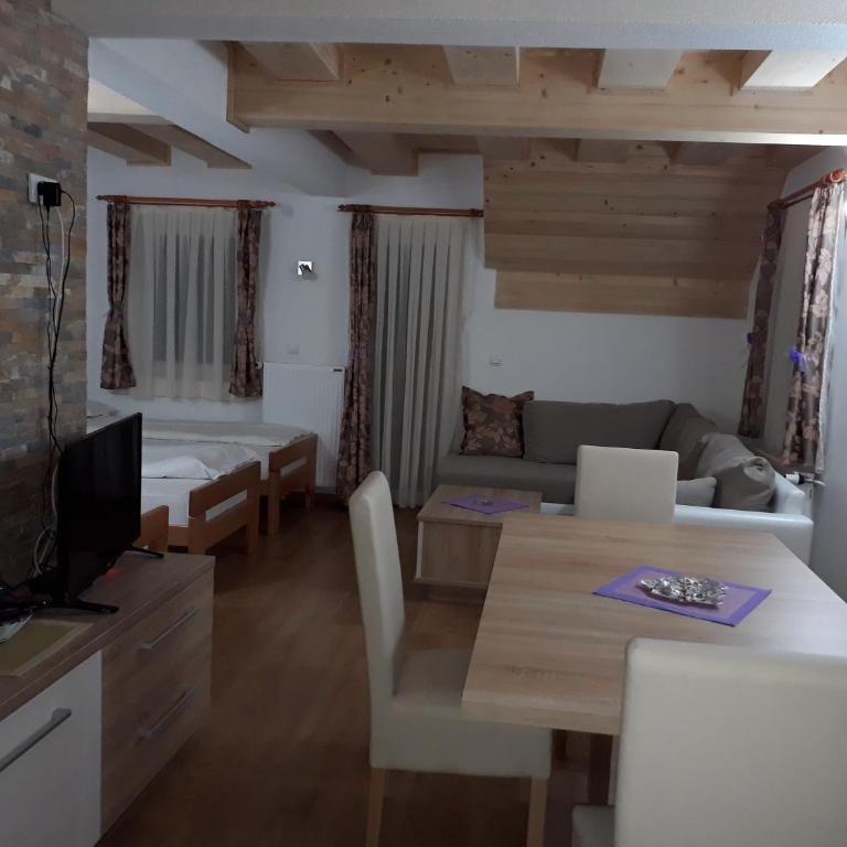 Apartments Panovic - Large Studio - 17