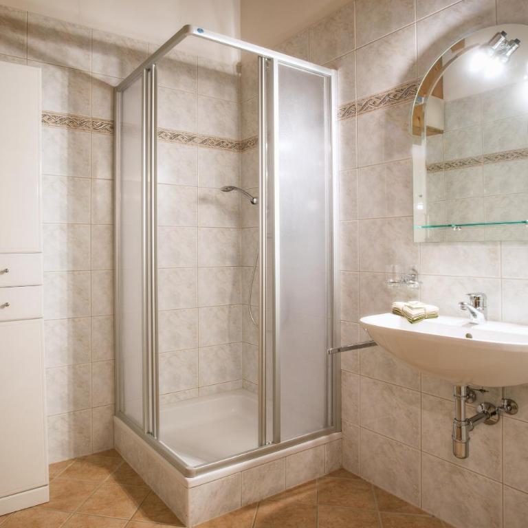 Ferienhof Stadlpoint - Appartamento con 3 Camere da Letto - Alpenrose - 2