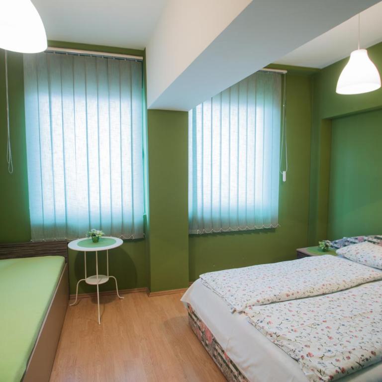 Sweet Apartments or Rooms - Osnovna Trokrevetna Soba sa Zajedničkim Kupatilom - 5