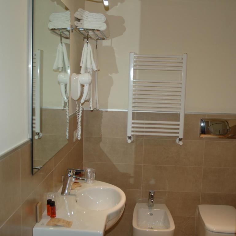 Hotel Milazzo - Camera Tripla Standard con Balcone - 6