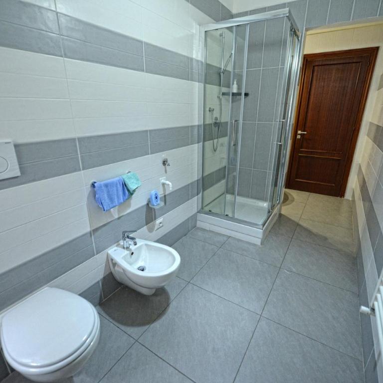 Aback Policlinico - Camera Tripla con Bagno Privato Esterno - 10