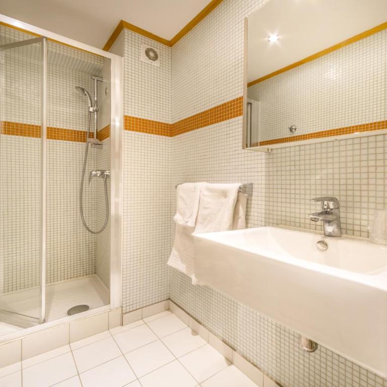 Hotel Rhodos Morzine - Petite Chambre Lits Jumeaux - 1