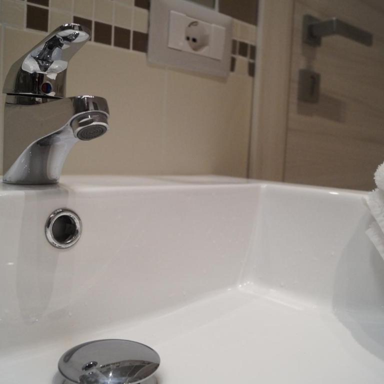 Gialel Pisa Guest House - Single Room with Private External Bathroom - 1