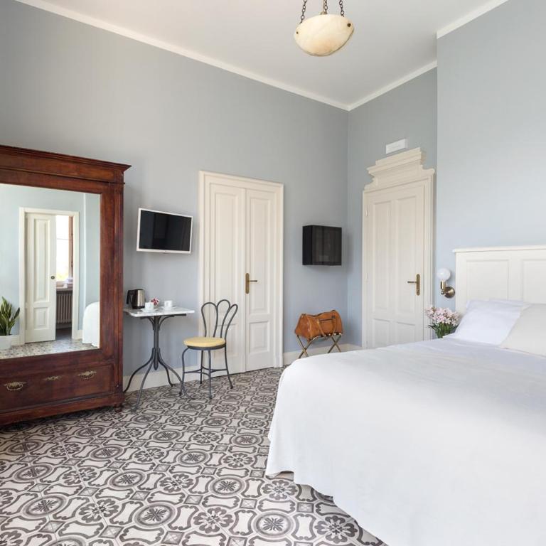 Villa Maria Boutique Hotel - Deluxe Doppel-/Zweibettzimmer mit Balkon - 7