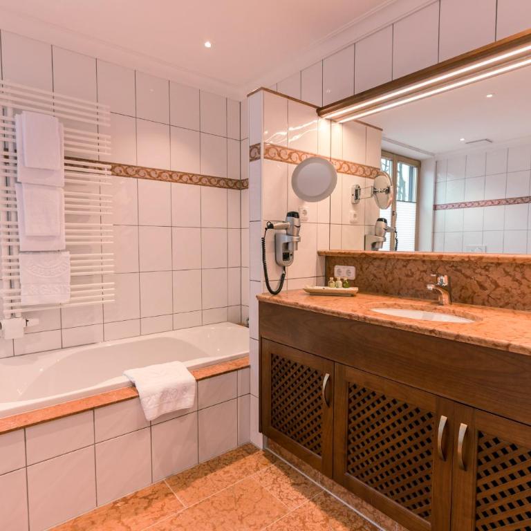 Hotel & Gaststätte zum Erdinger Weißbräu - Suite - 2