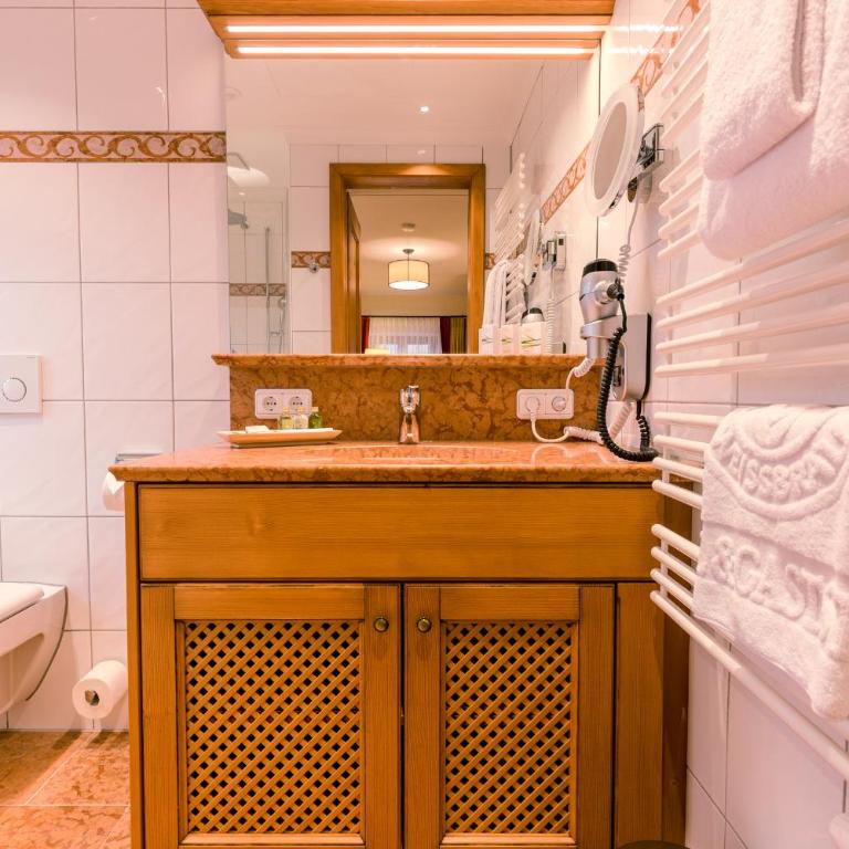 Hotel & Gaststätte zum Erdinger Weißbräu - Standard Single Room - 2