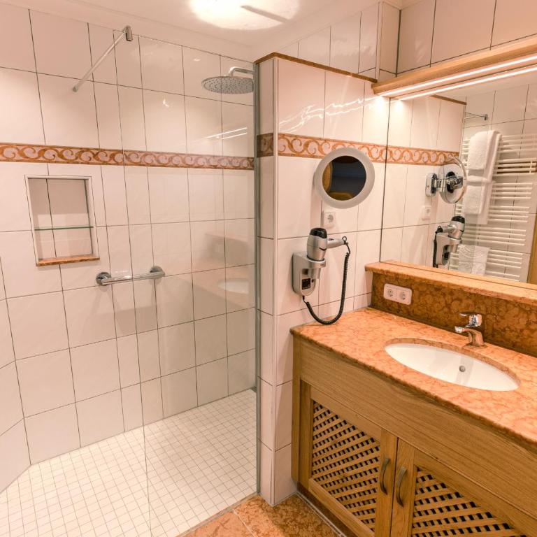 Hotel & Gaststätte zum Erdinger Weißbräu - Economy Single Room - 2