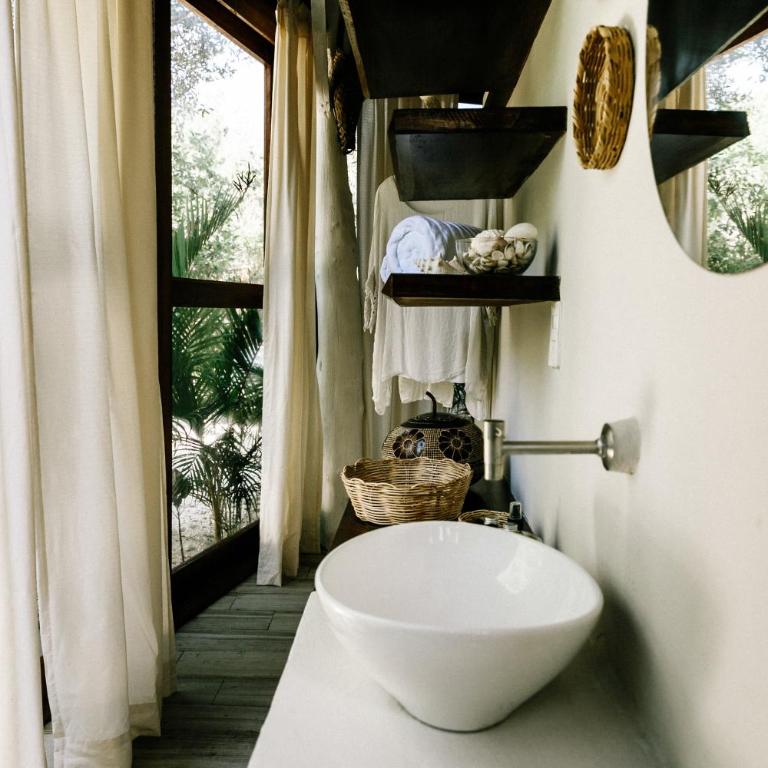 Mamasan Treehouses & Cabins - Bungalow - 7