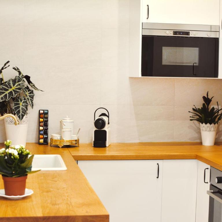 LUX CITYHALL + PARKING - Apartamento de 2 dormitorios - 17