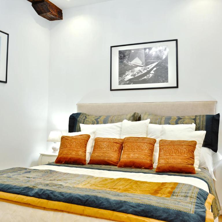 LUX CITYHALL + PARKING - Apartamento de 2 dormitorios - 8