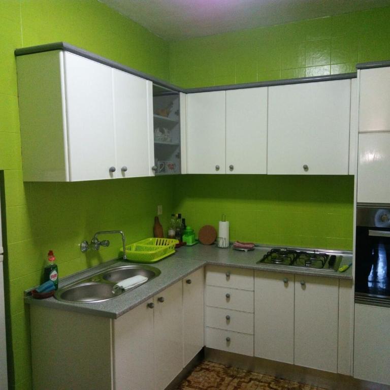 Como en tu propia casa - Three-Bedroom Apartment - 8