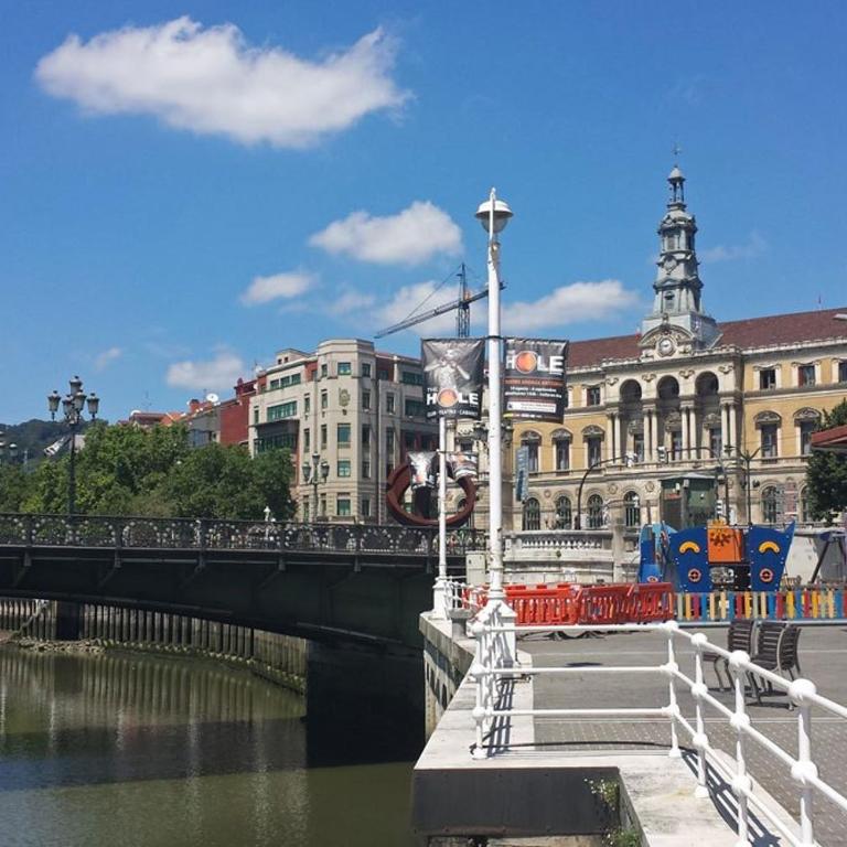 LUX CITYHALL + PARKING - Apartamento de 2 dormitorios - 35