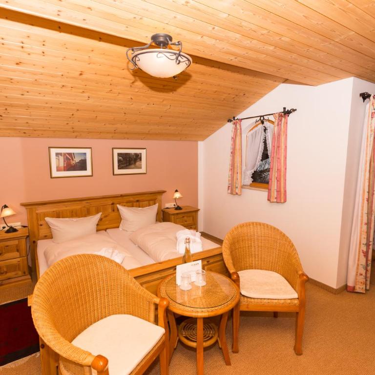 DEVA Hotel Kaiserblick - Doppelzimmer mit Balkon - 5
