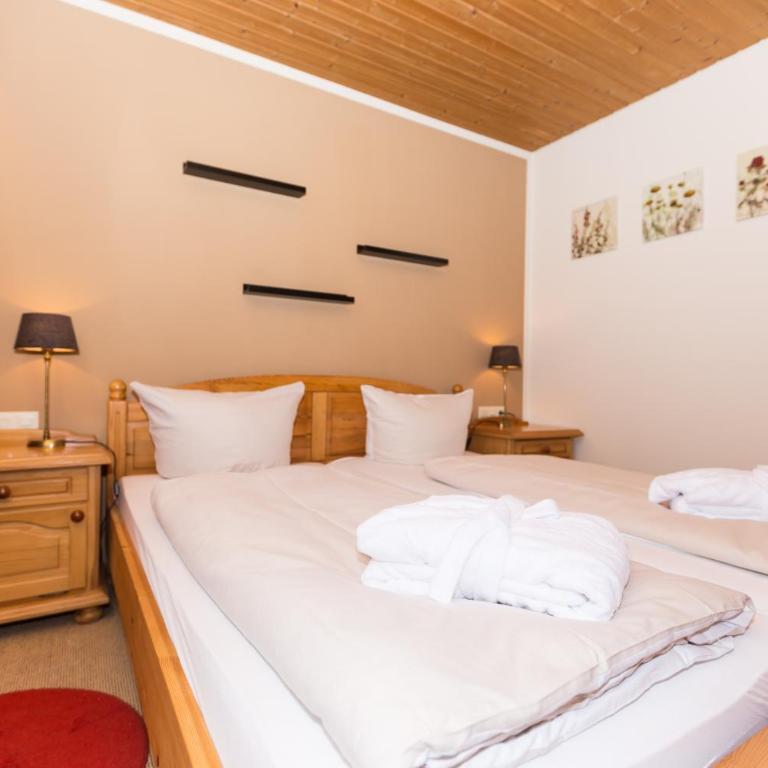 DEVA Hotel Kaiserblick - Doppelzimmer mit Balkon - 3