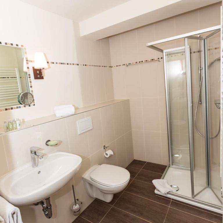 DEVA Hotel Kaiserblick - Doppelzimmer mit Balkon - 11
