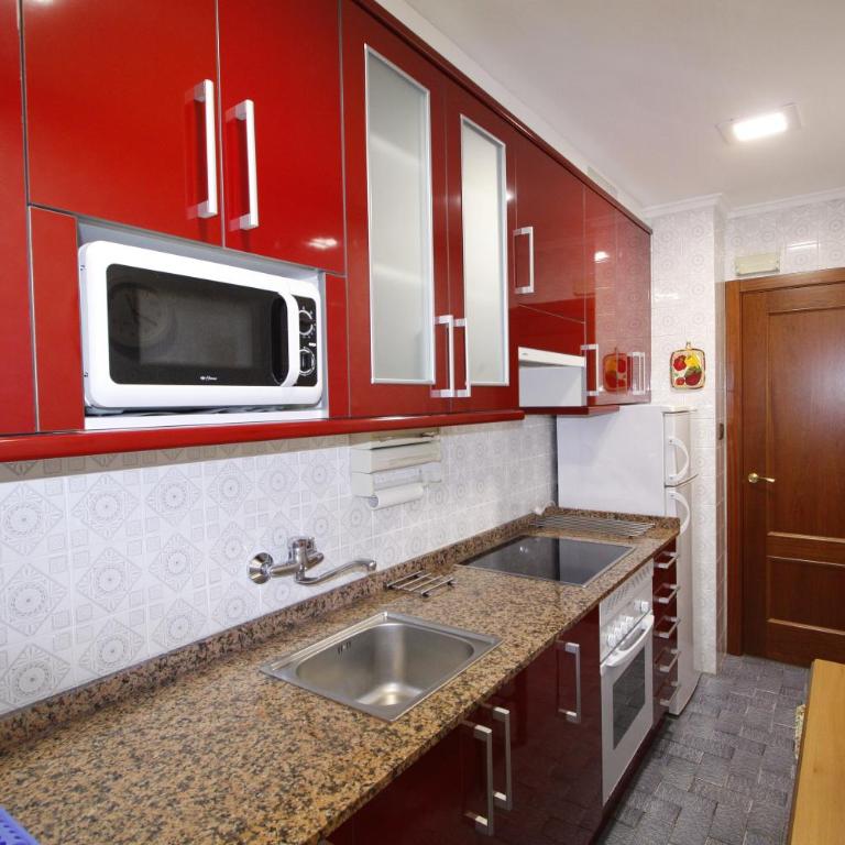 Apartamento con encanto y vistas en playa San Lorenzo - Apartamento con vistas al mar - 4