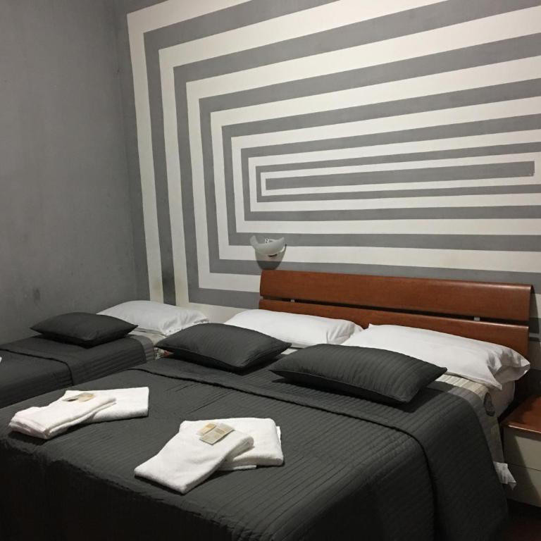 Hi Termini - Triple Room with Outside Private Bathroom - 5