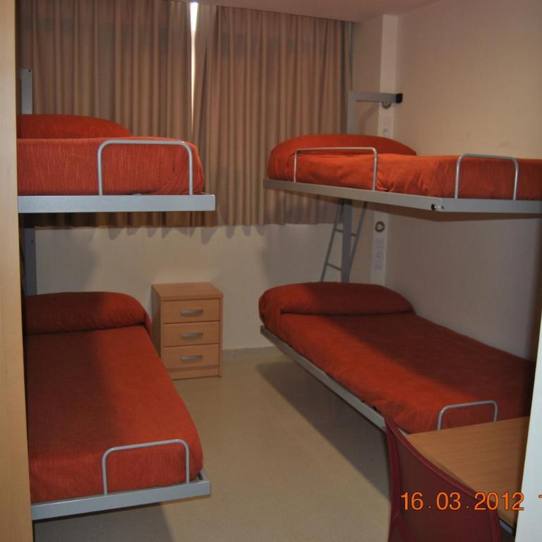 Albergue Inturjoven Jerez De La Frontera - Habitación Triple con baño privado - 2